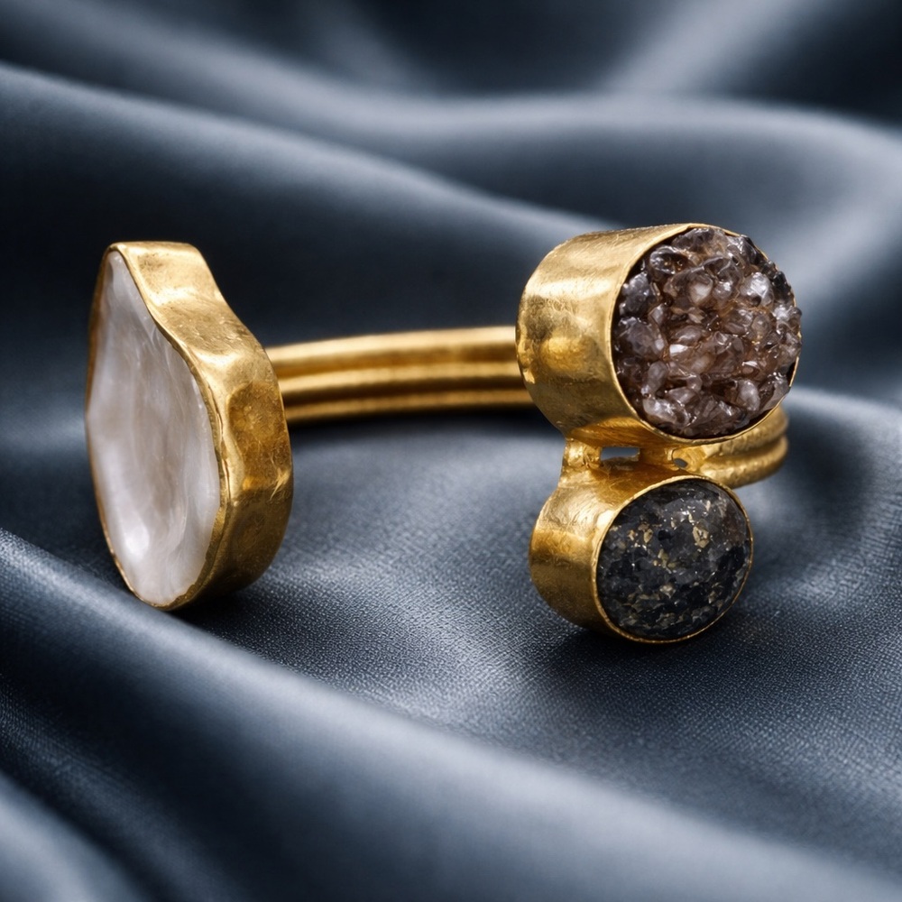 Elegant Gold and Stone Women's Ring